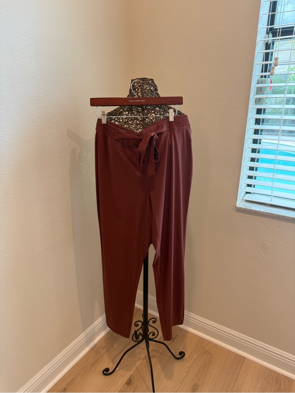 Women's Straight-Leg Wrap Pants in Deep Burgundy